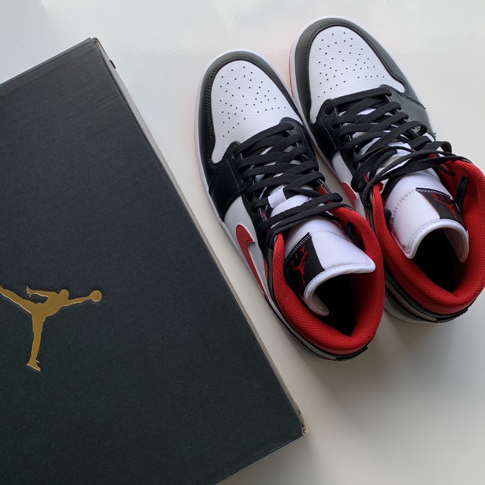 Retro Air Jordan 1 Mid